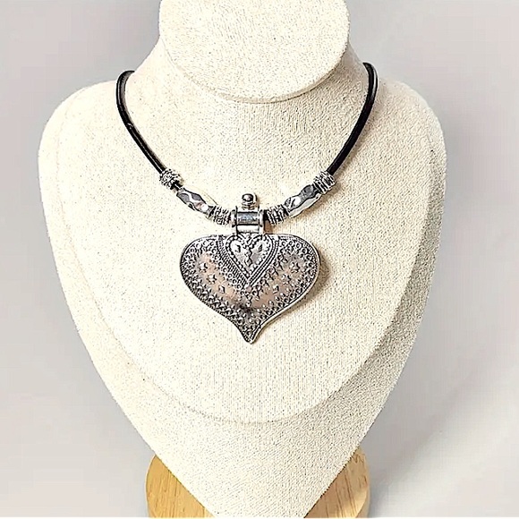 Boho Silver Statement Heart Necklace - Picture 4 of 5